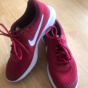 Nike Revolution sneakers, like new!